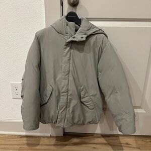 ZARA KIDS Light Gray Hooded Puffer Jacket size 10/ 140 CM